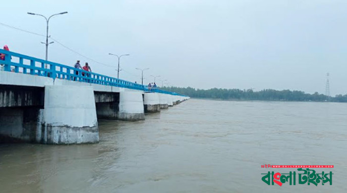 হঠাৎ তিস্তায় পানি বৃদ্ধি, খুলে দেওয়া হয়েছে ৪৪টি জলকপাট
